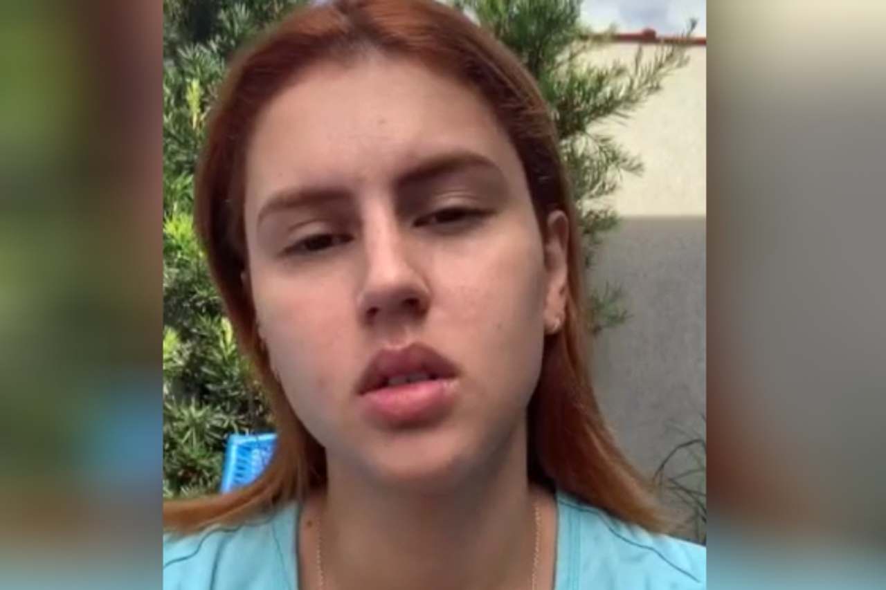 jovem exposta Seu Waldemar