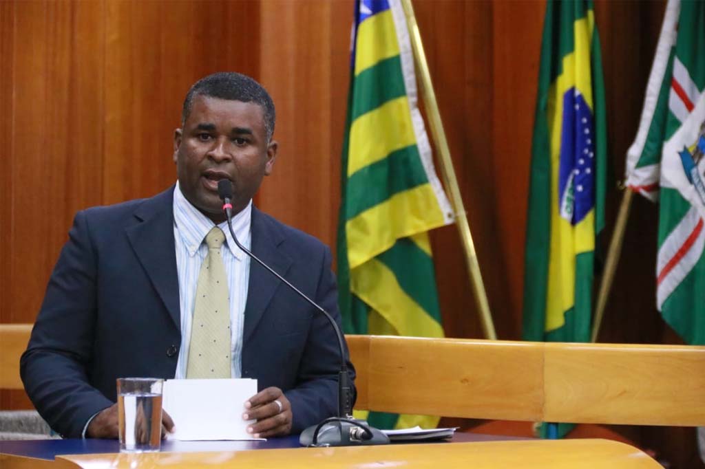 Professor Alonso Santos pede desfiliação do PMN