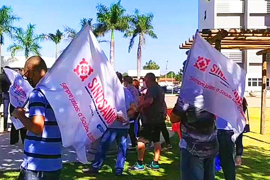 Após reunião com Camargo e Rosa, Sindsaúde volta a se mobilizar em frente à prefeitura