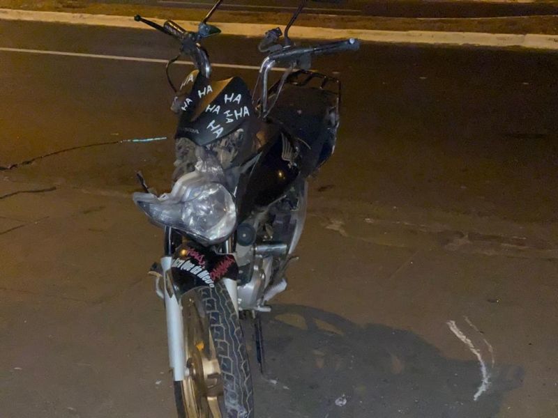 Motociclista morre após colidir com poste na T-2, em Goiânia