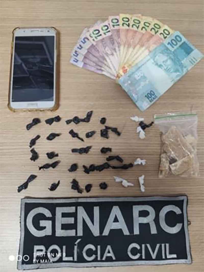 Mulher é presa suspeita de vender drogas em Aparecida