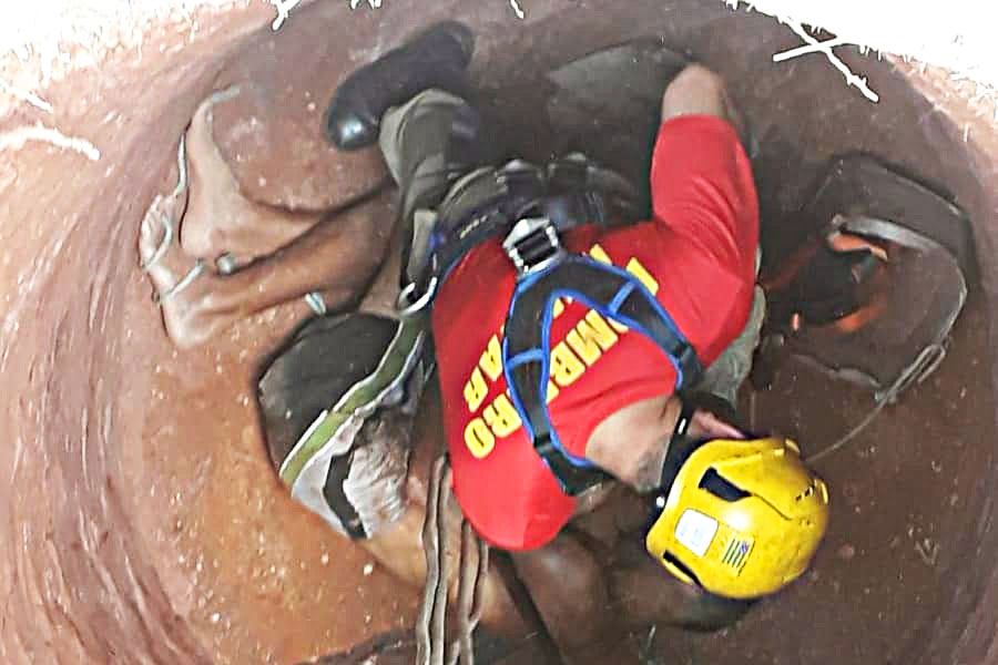 Homem tem perna perfurada ao cair dentro de cisterna em Aparecida