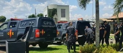 Criança de 5 anos é baleada pelo pai, que tentava atirar contra ex-mulher