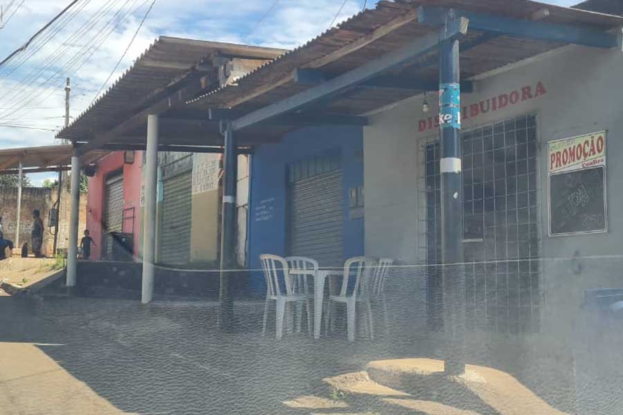 Comércios com entrada gradeada no Jd Tidadentes | Foto: Folha Z