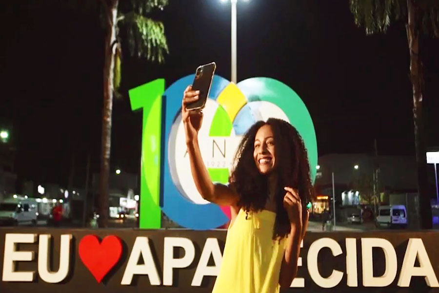 Filme curta-metragem Aparecida 100 anos: Uma história de Fé e Progresso, que retrata a fundação e o progresso de Aparecida até o centário, ficará em cartaz no cinema do Buriti Shopping até 11 de maio | Foto: Reprodução