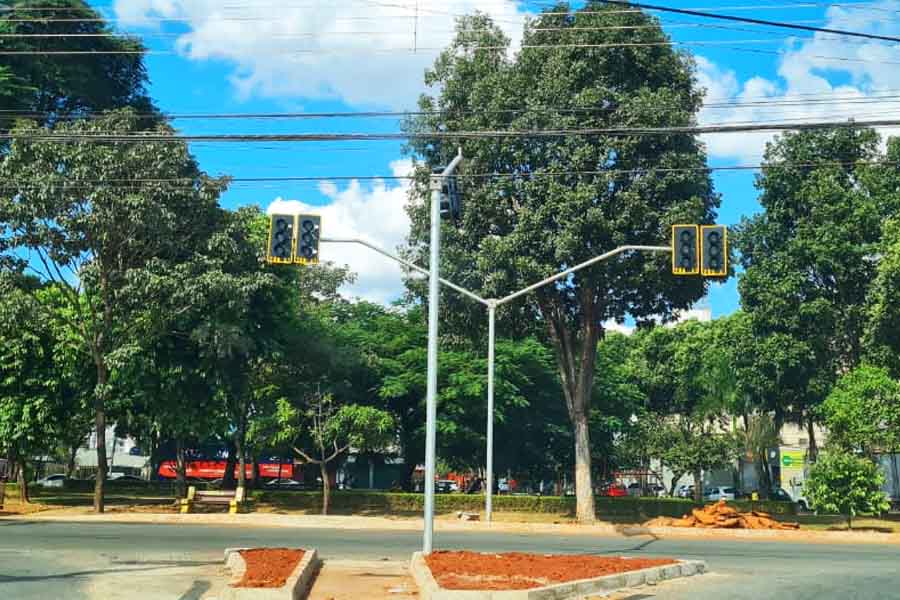 Demora na implantação de mudanças no trânsito do Jd América causa acidentes em Goiânia