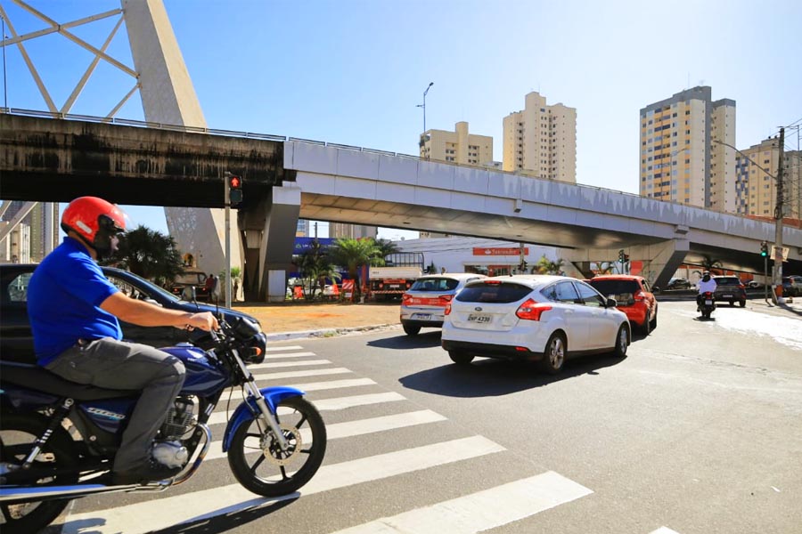 Viaduto João Alves de Queiroz, entre as avenidas T-63 e 85, em Goiânia, passa por reparos da Seinfra | Foto: Divulgação / Prefeitura de Goiânia