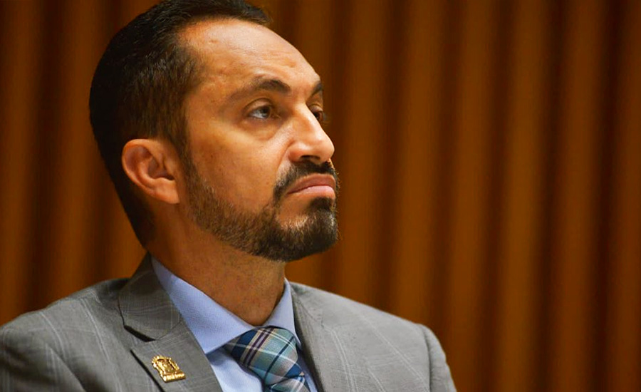 Secretário particular de Rogério Cruz vira alvo de críticas