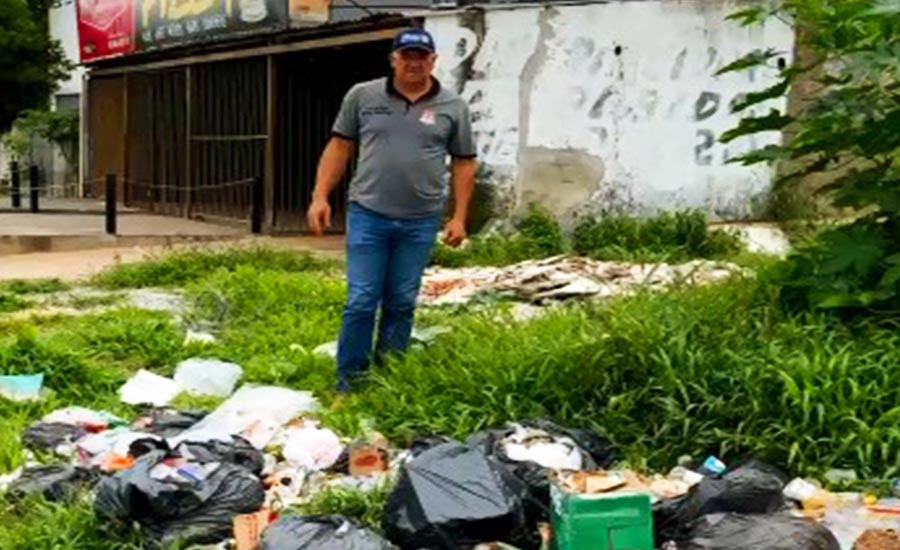 Vereador grava vídeo para reclamar da coleta de lixo em Aparecida de Goiânia