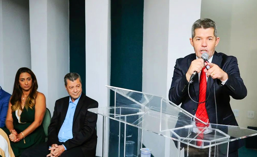 Delegado Waldir assume o Detran prometendo combater corrupção no órgão
