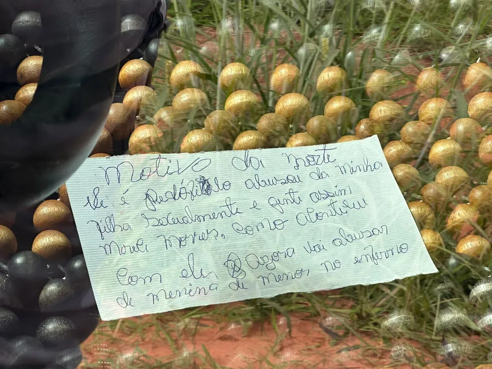 Bilhete manuscrito encontrado no carro da vítima | Foto: divulgação/PM