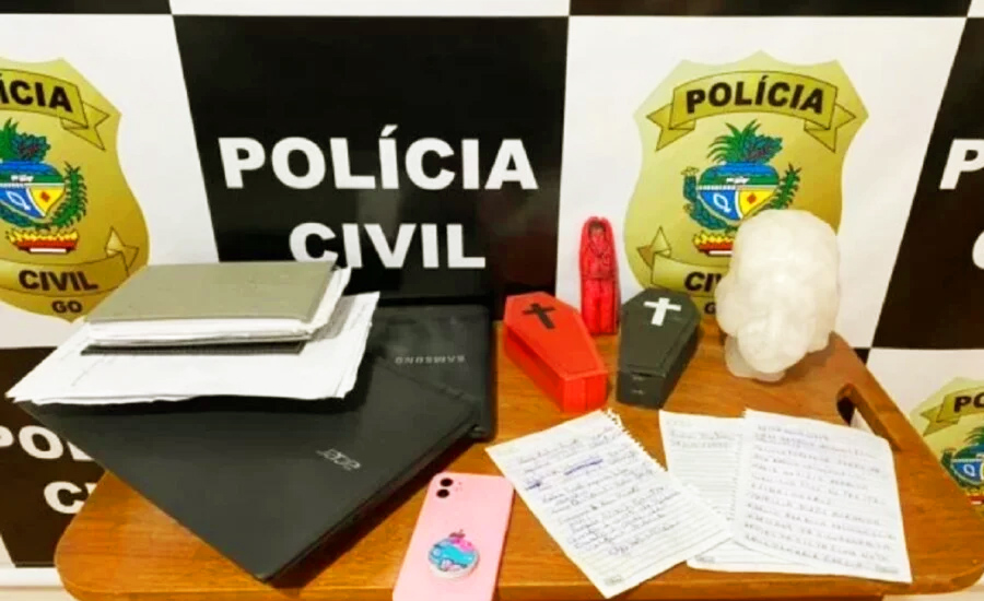Secretária goiana que encomendou vodu contra autoridades não cometeu crime, decide STJ