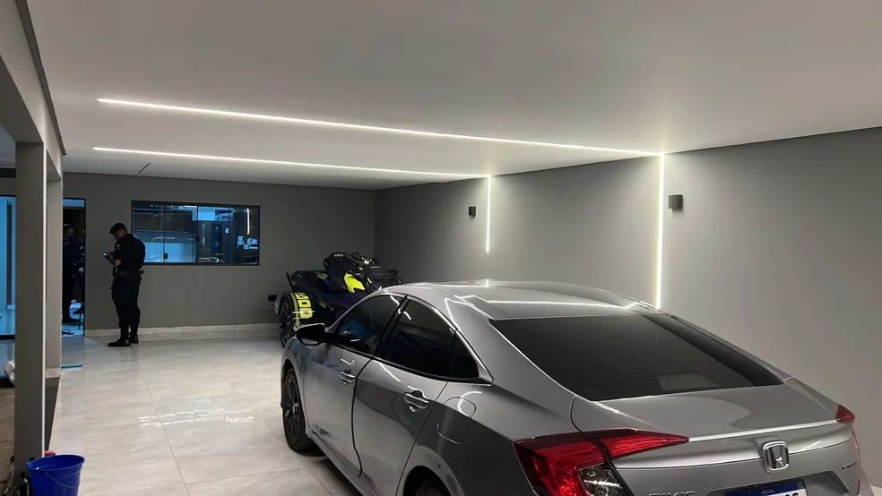 O grupo suspeito vendia os veículos para proprietários de “desmanche”| Foto: Polícia Militar