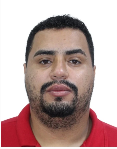 Pai que matou as próprias filhas, de 4 e 8 anos, fica em silêncio durante interrogatório