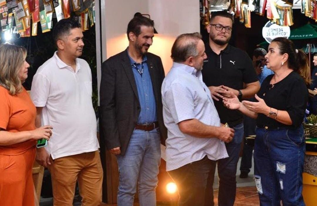 Vilmar convida 3 secretários para acompanhá-lo em visitas a bares