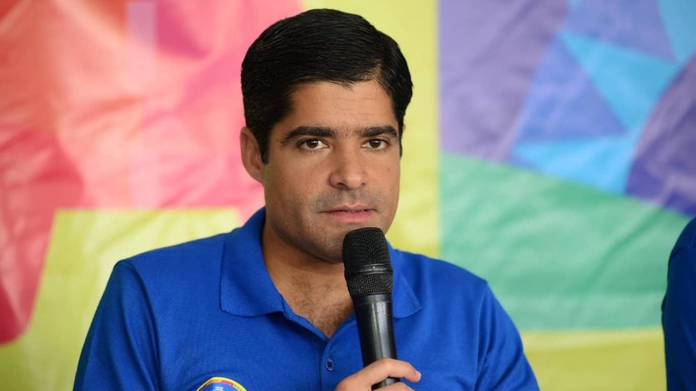 ACM Neto cita Caiado como referência em Segurança Pública