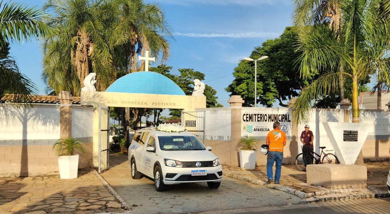 Corpo de empresário esmagado por cabine de caminhão é enterrado em Aparecida