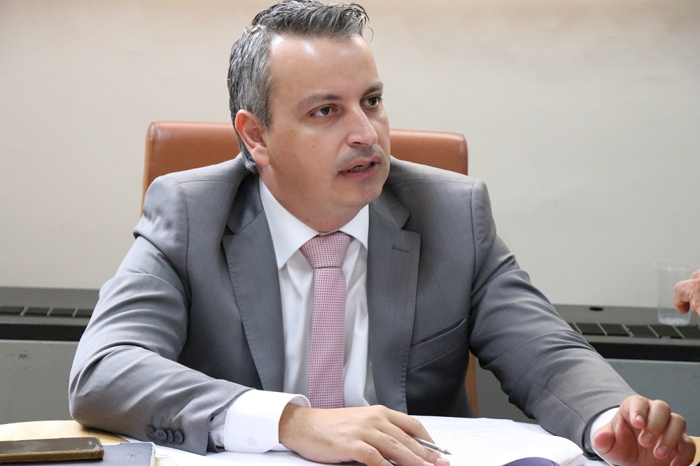 Mudança no 1° escalão de Rogério Cruz para acomodar grupo de Braga coloca Cruvinel em secretaria executiva