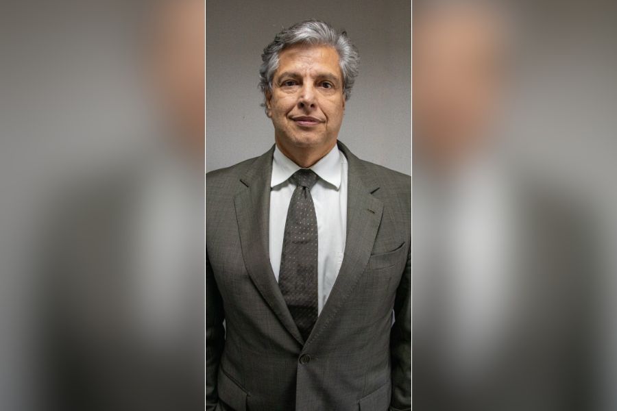 Secretário de Comunicação de Goiânia adota nova postura e realiza peregrinação pelas secretárias; entenda