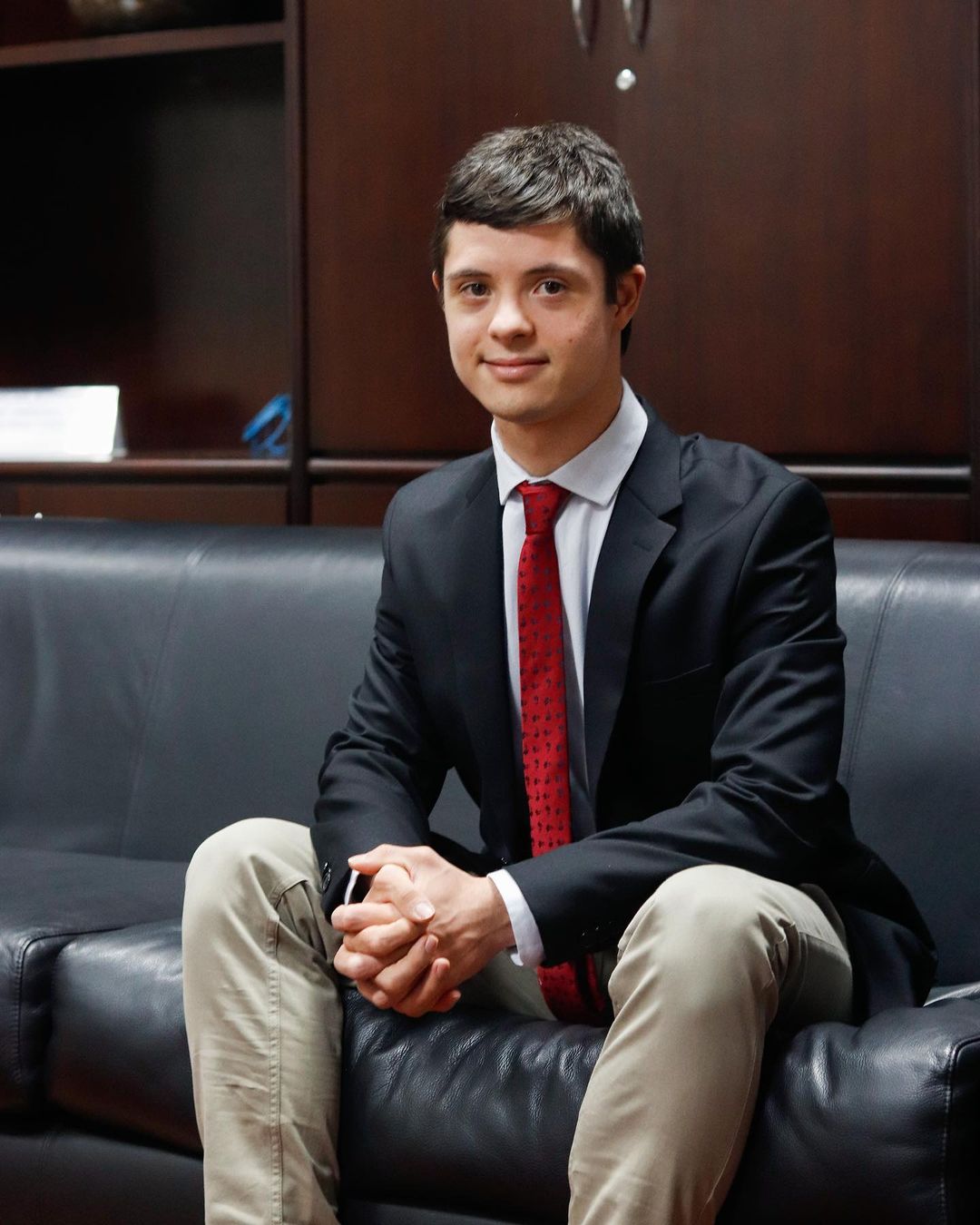 João Vitor é o 1º aluno da PUC-GO com síndrome de Down | Foto: Instagram