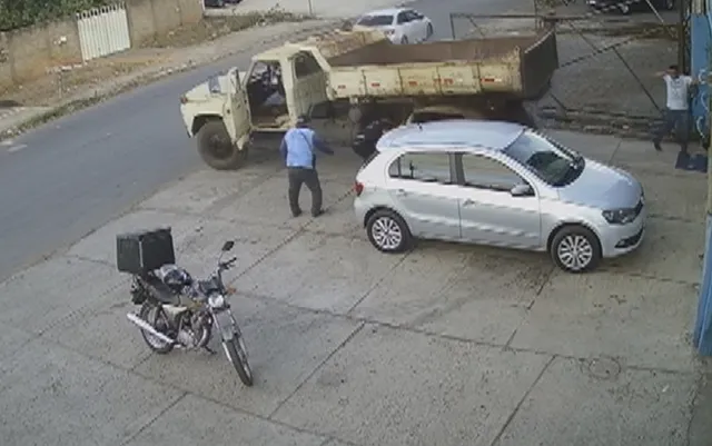 Mecânico morre atropelado enquanto consertava caminhão em Goiânia [VÍDEO]