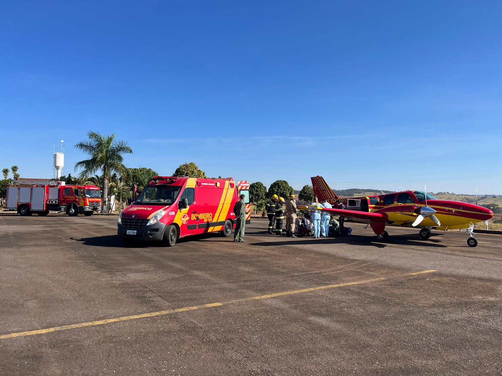 Criança foi encaminhada de avião para o HUGOL | Foto: Corpo de Bombeiros