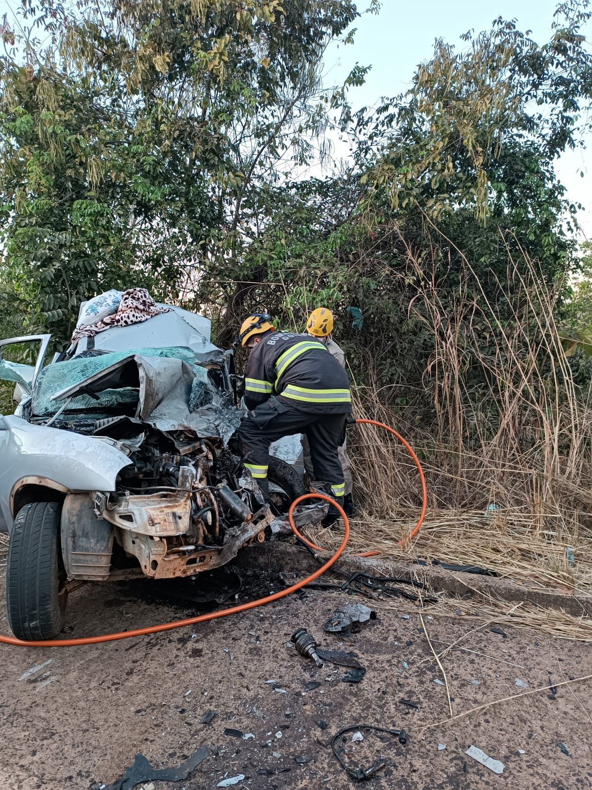 Pai não resistiu aos ferimentos e morreu no local | Foto: Corpo de Bombeiros