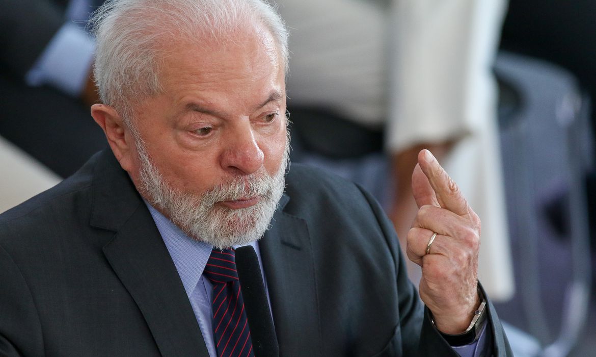   Pesquisa Folha Z/Verus: Em Goiânia, Lula tem rejeição puxada por evangélicos