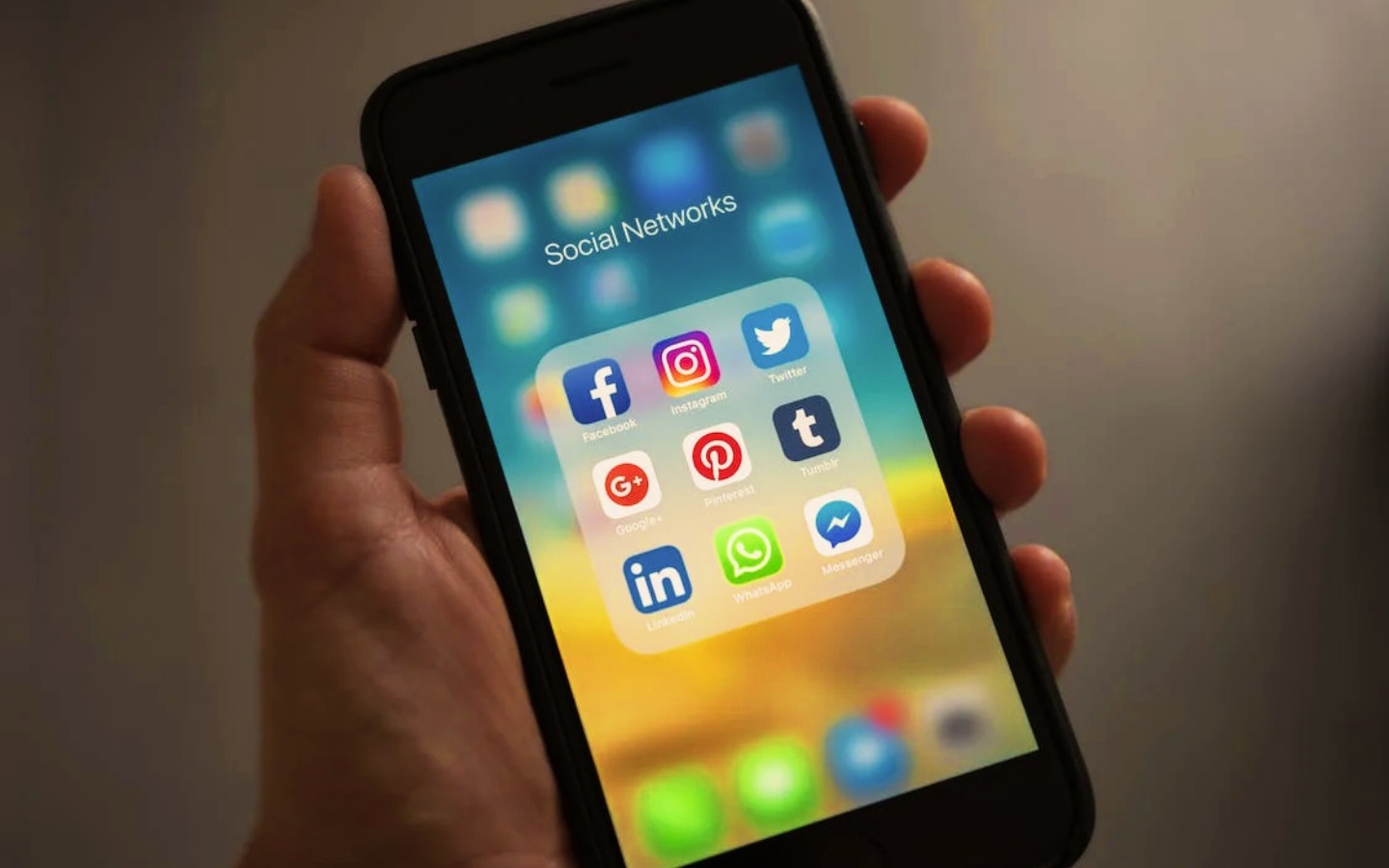 Fake News: leilão de smartphones por até R$ 150 pelos Correios é falso