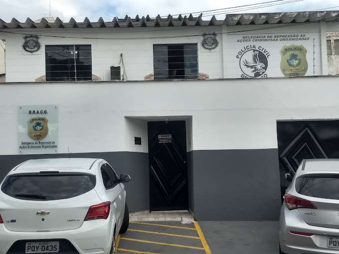 Operação prende 10 PMs suspeitos de homicídios ligados ao crime organizado em Goiás