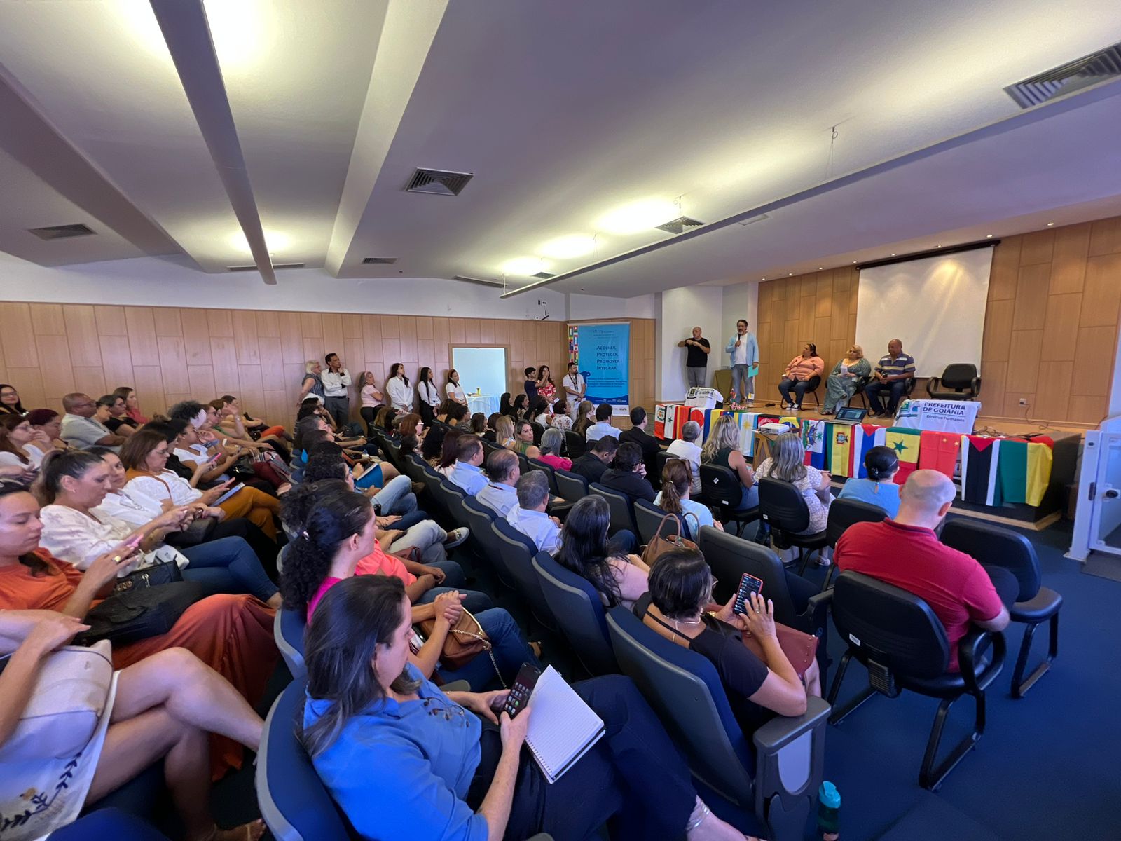 Secretaria de Direitos Humanos discute soluções de acolhimento a migrantes venezuelanos