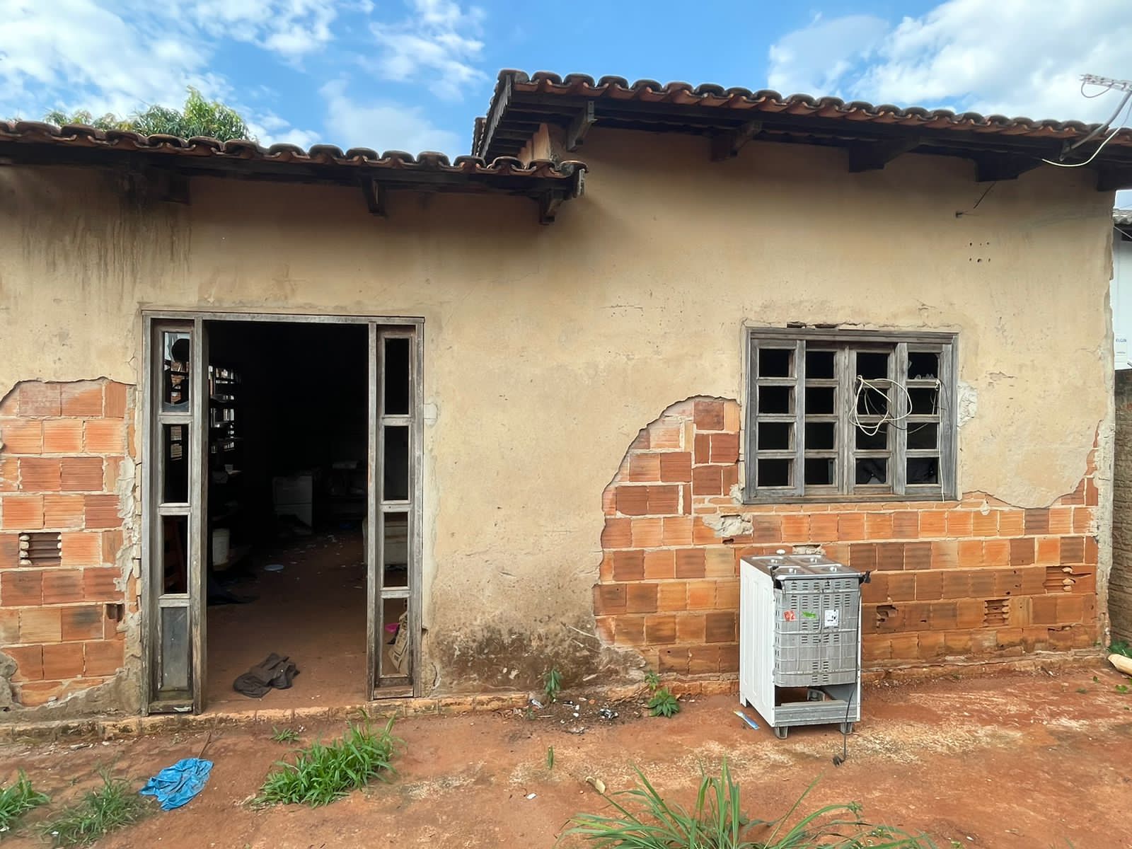 Casa não tinha água e nem energia | Foto: Divulgação/PMGO
