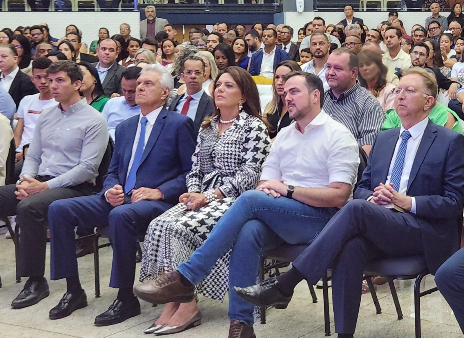 Ao completar 41 anos, Gustavo Mendanha revela momento mais difícil da sua vida política