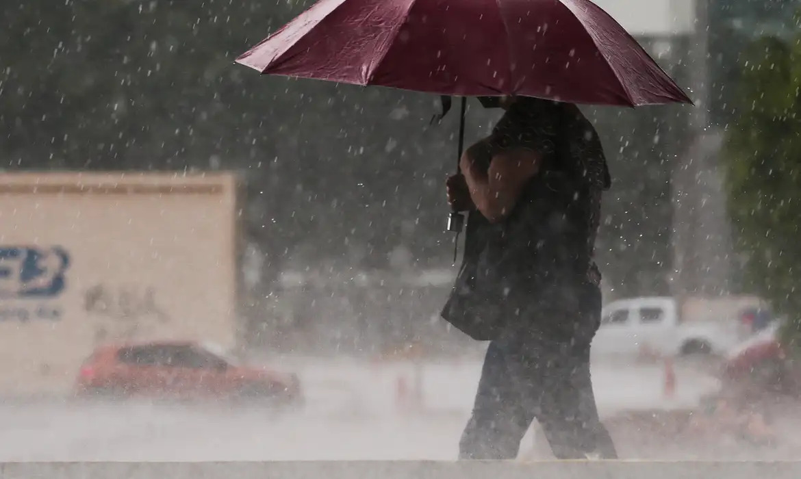 Goiás tem mudança climática e alerta emitido para fim de semana; entenda