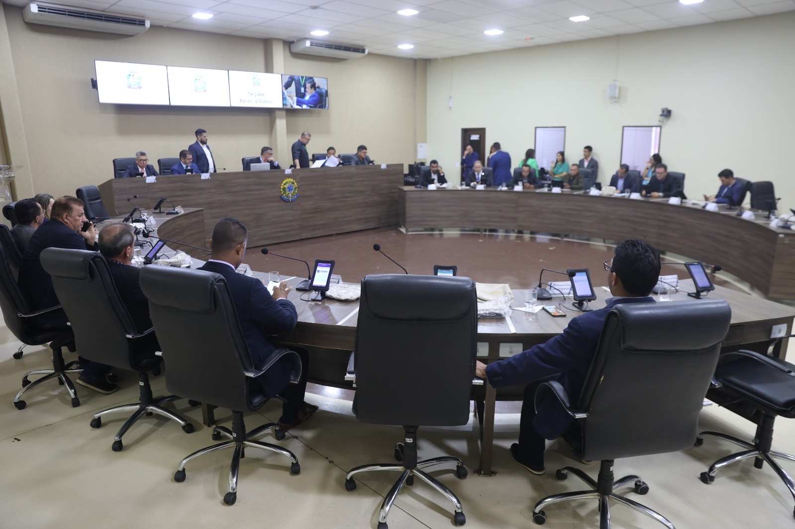 Só em 2024: Câmara de AP encerra período Legislativo com aprovação da LOA