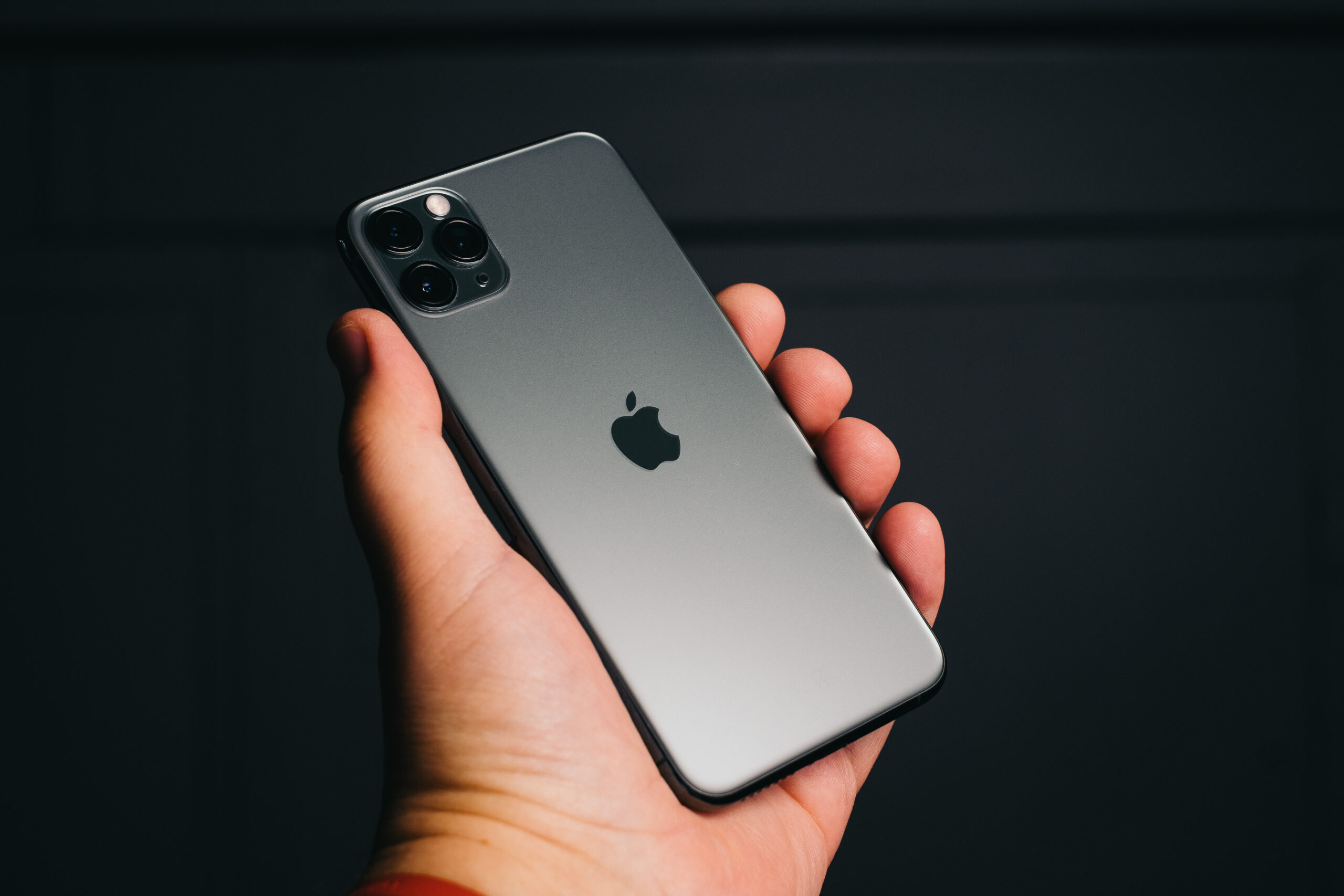 Vale a pena comprar iPhone antigo em 2024? Veja modelos que ainda são atualizados