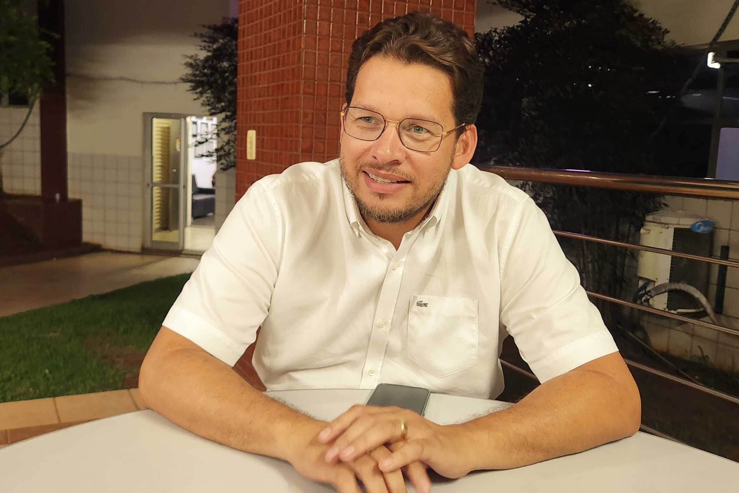 Felipe Cortez embarca em projeto de Professor Alcides em Aparecida | Foto: Folha Z