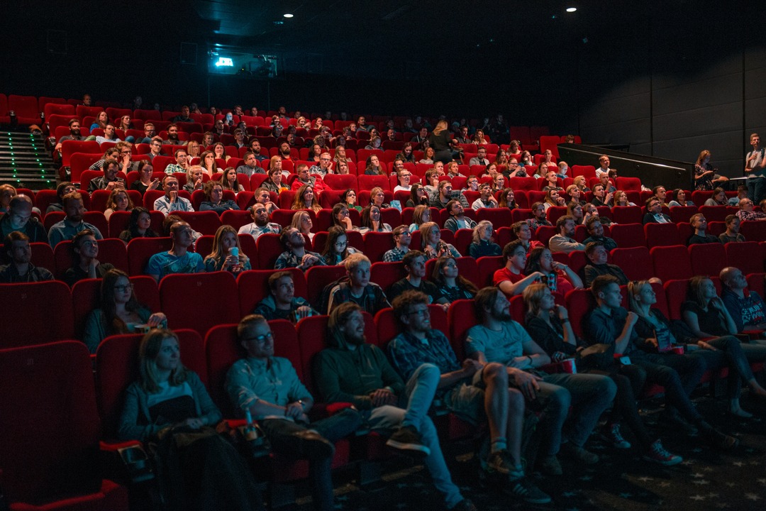 Cinemas devem receber público com preço de ingresso promocional | Foto: Krists Luhaers/Unsplash
