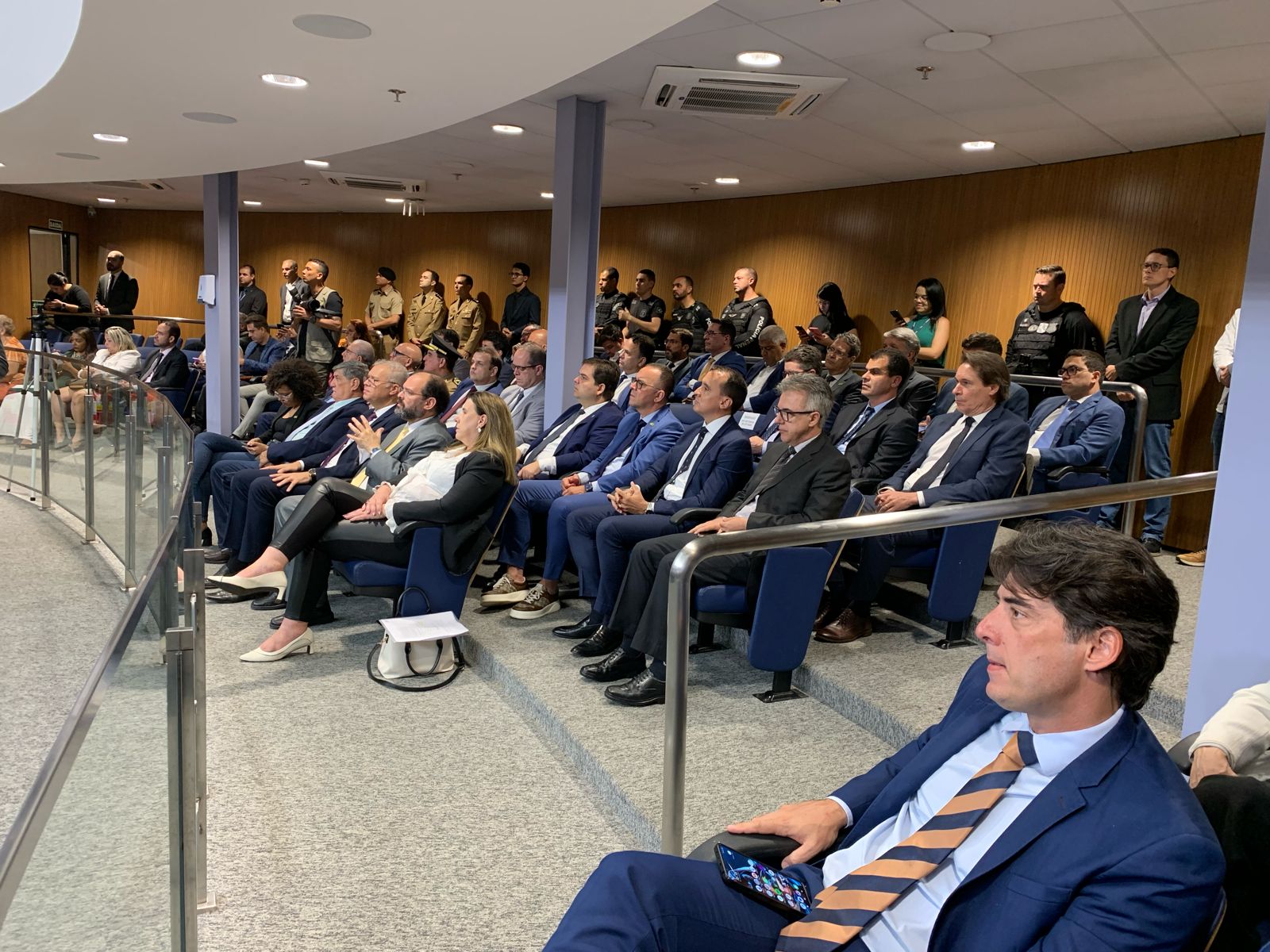 Mais de 30 auxiliares de Caiado acompanharam abertura do ano Legislativo