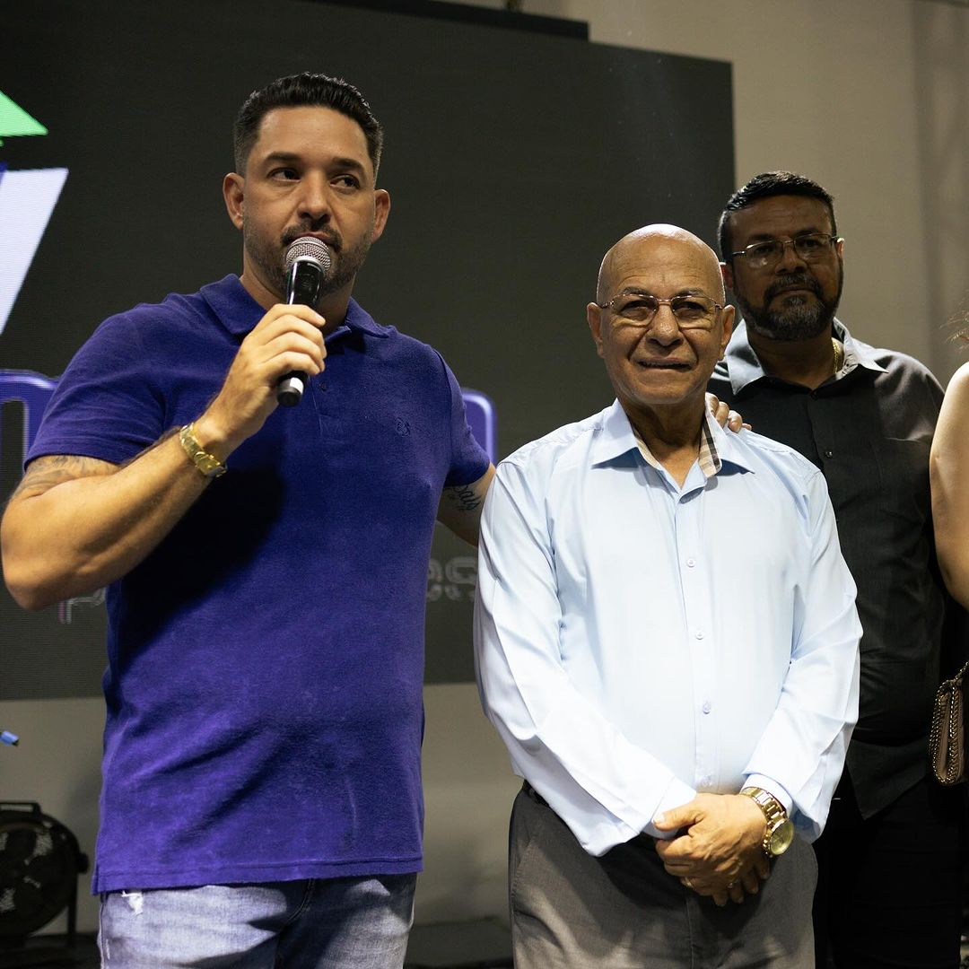 Deputado federal Professor Alcides também compareceu na comemoração | Foto: Reprodução/Instagram