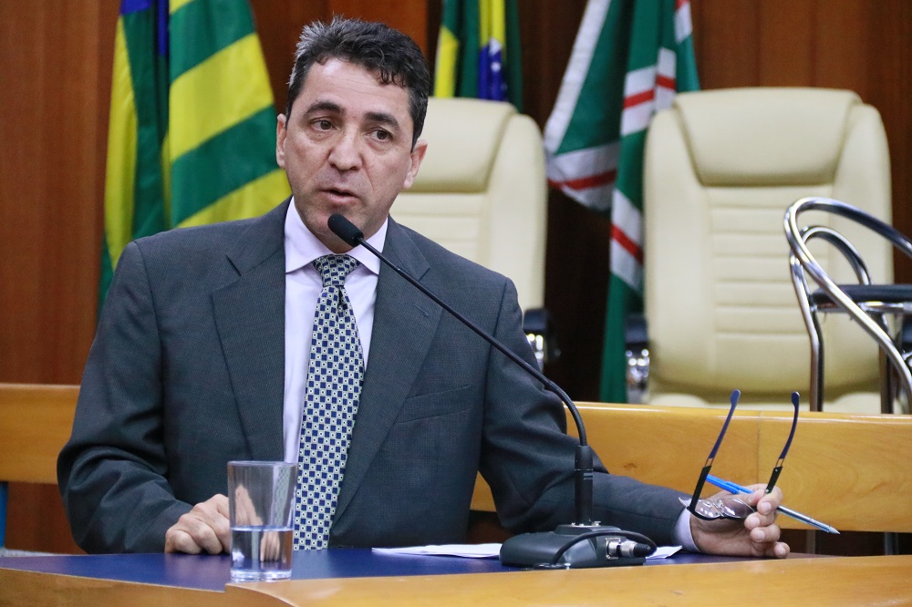 Vereador fica na bronca com postura de Rogério Cruz em prestação de contas