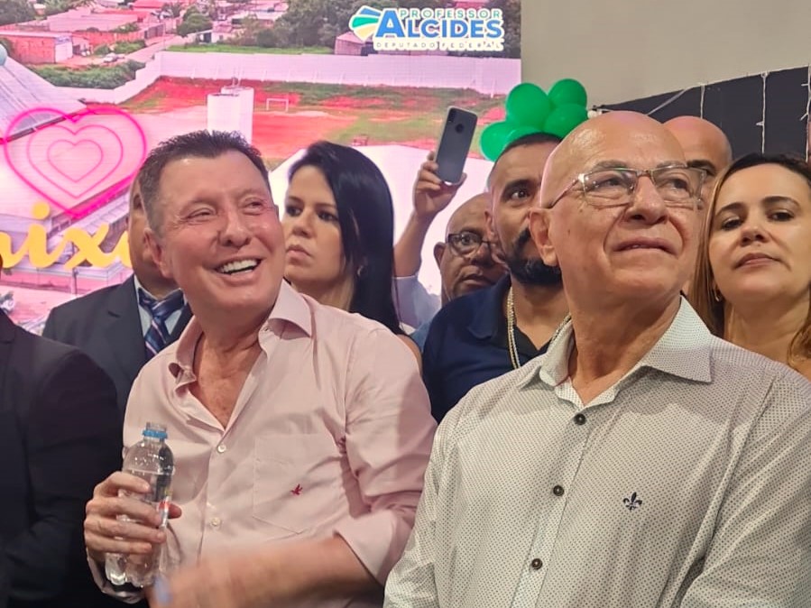 José Nelto marca presença em ato de Professor Alcides e declara apoio público