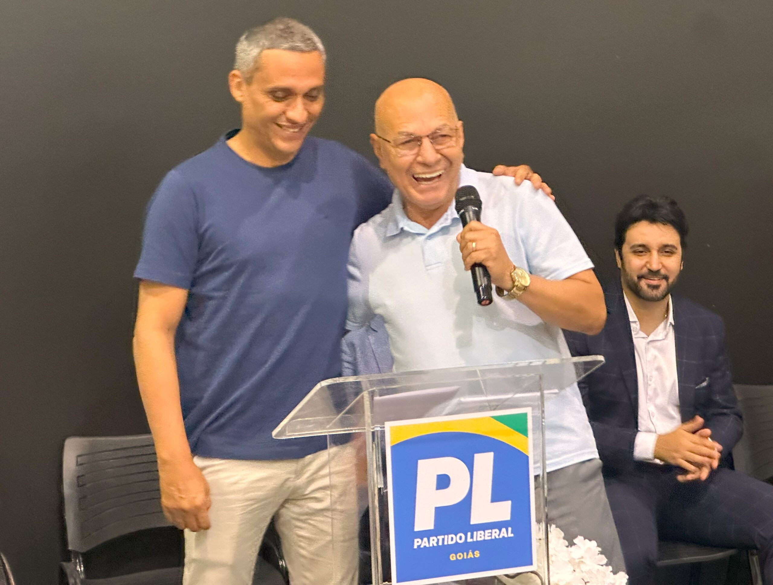 Desistir do 1º lugar para apoiar o 5º não faria sentido, defende Professor Alcides