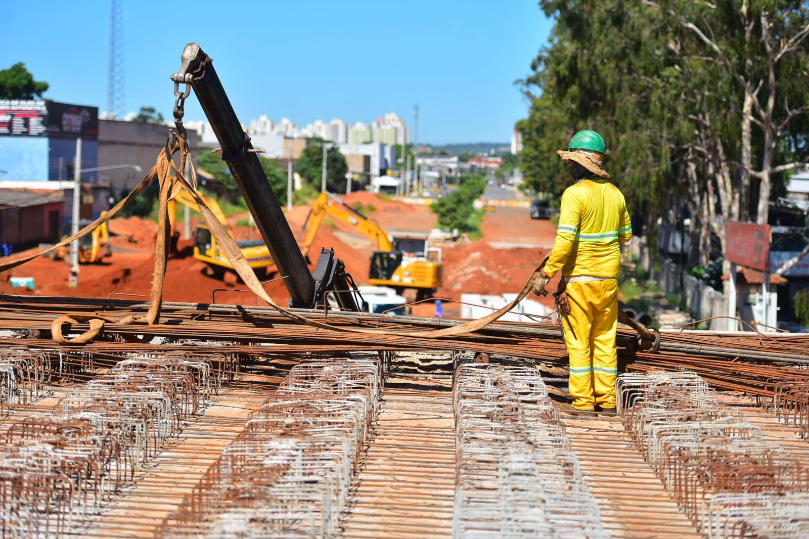 Viaduto da Leste-Oeste recebe concreto neste final de semana; trânsito será interditado na Castelo Branco