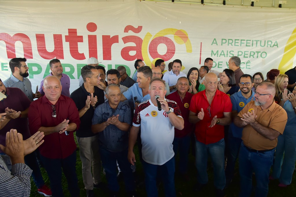 Prefeito Vilmar na abertura do Mutirão, na última 2ª feira (15) | Foto: Divulgação