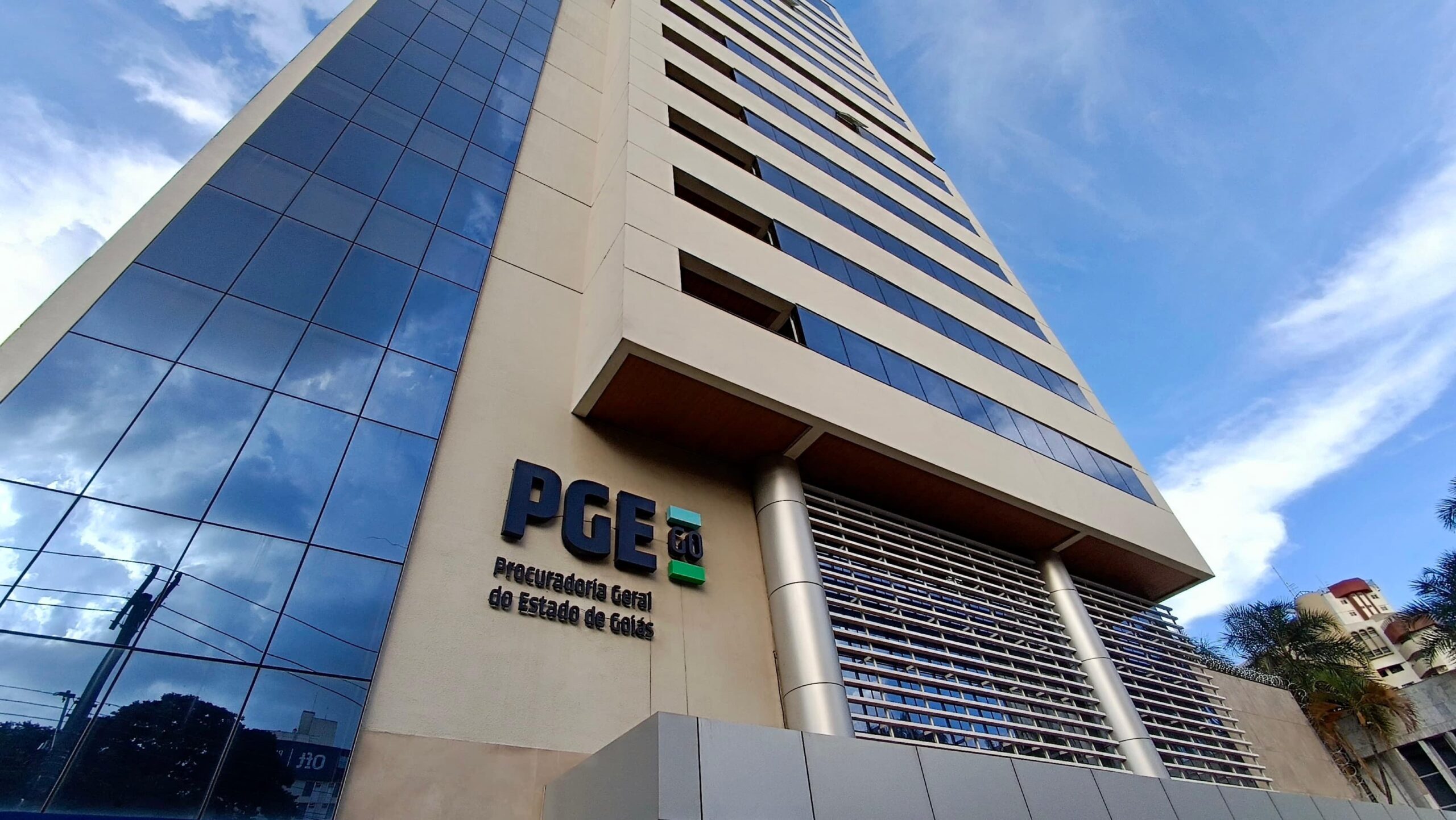 PGE abre concurso público com salário de quase R$ 40 mil