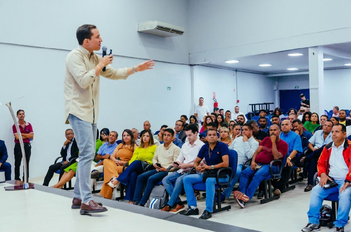 Professor Alcides reúne conselho jurídico e pré-candidatos para alinhamento de estratégia
