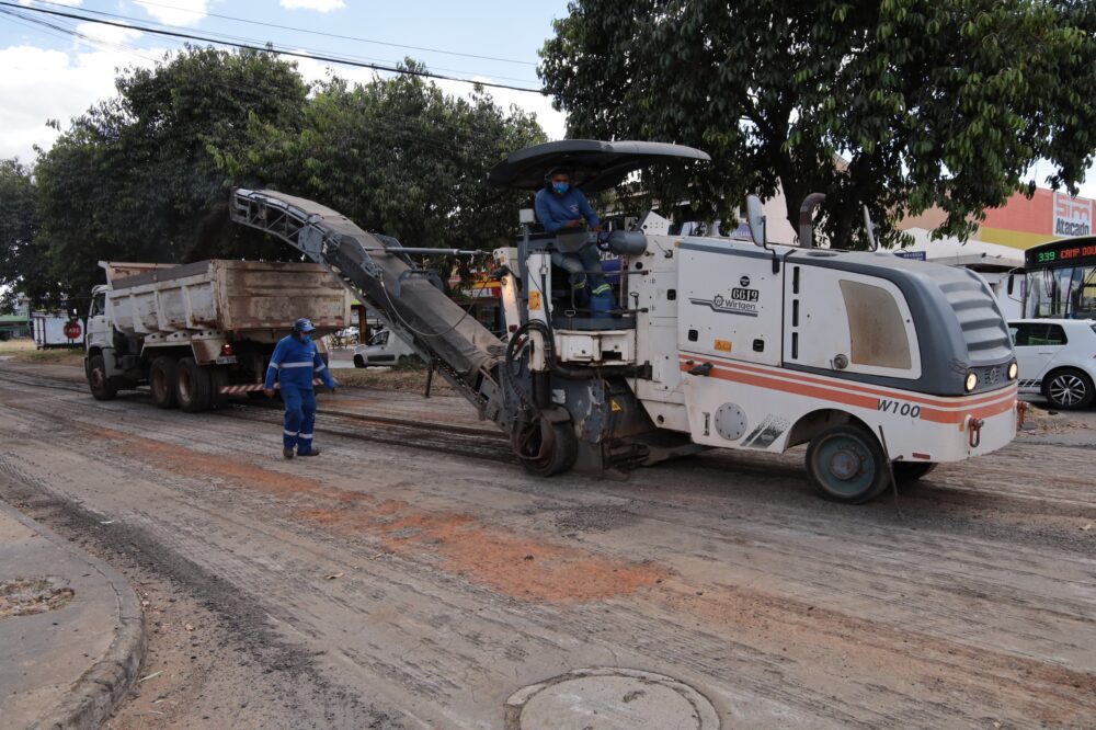 Revitalização do asfalto da avenida Lago dos Patos é iniciada pela Prefeitura de AP; SAIBA quais regiões serão atendidas