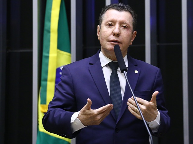 Deputado goiano quer impedir 3º mandato para presidente, governador e prefeito
