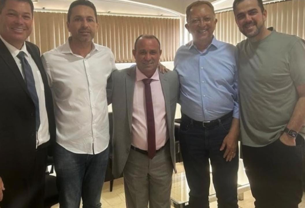 Adriano Montovani, Leandro Vilela, Mazinho Madre Germana, João Campos e Gustavo Mendanha | Foto: Reprodução